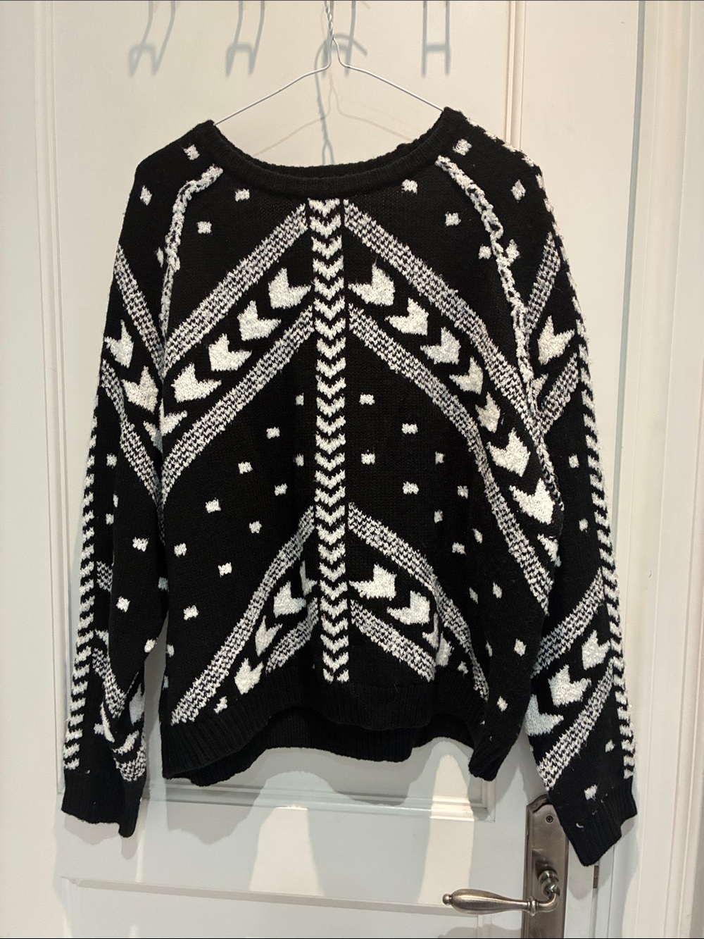 JOHN + JENN NWT Black White Geometric Knit Sweater Size L 👵MT